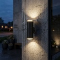 Nowoczesna lampa ogrodowa 2-punktowa - kinkiet LANTHEA czarny IP44 klosz ryflowany GU10