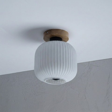 Nowoczesna lampa sufitowa HARMA z drewnem dębowym, szklany ryflowany klosz E27