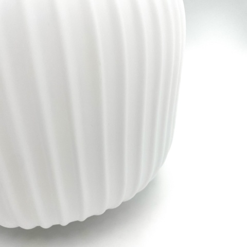 Nowoczesna lampa sufitowa HARMA z drewnem dębowym, szklany ryflowany klosz E27