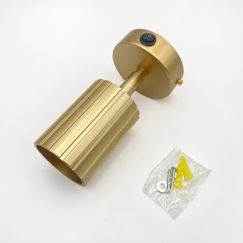 Kinkiet ścienny PRISMA z włącznikiem - złoty ryflowany klosz, GU10