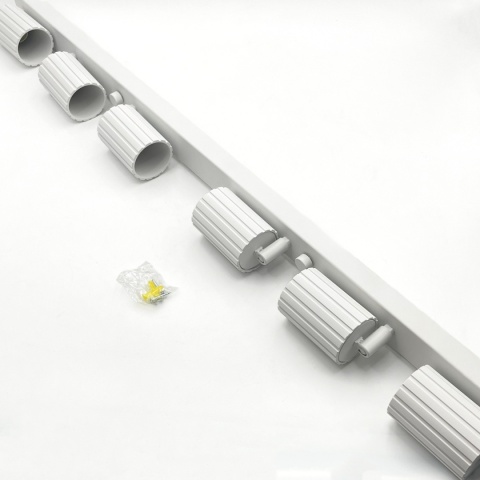 Nowoczesna lampa PRISMA 96 cm - biała - klosze ryflowane, GU10